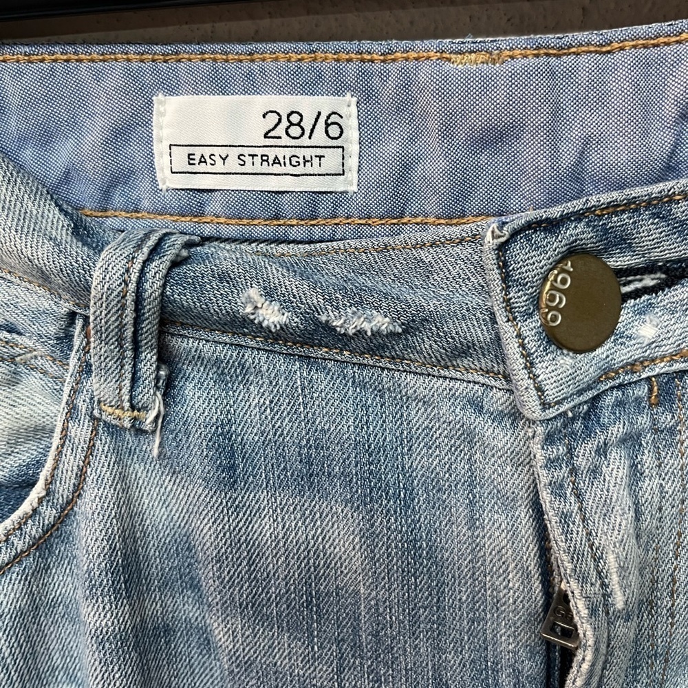 GAP Blue Straight Leg Jeans with Natural Fading - Picture 2 of 6